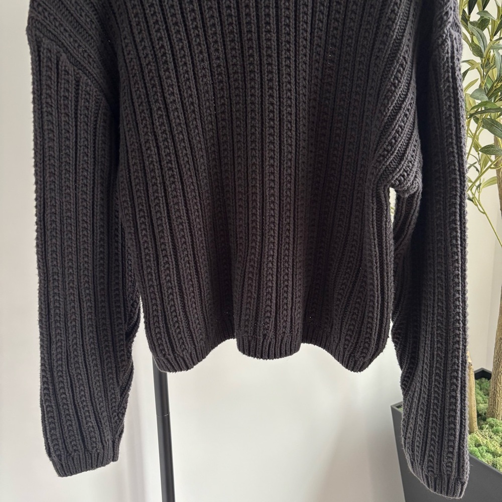 • [Universal Thread] Sweater • - Picture 3 of 8